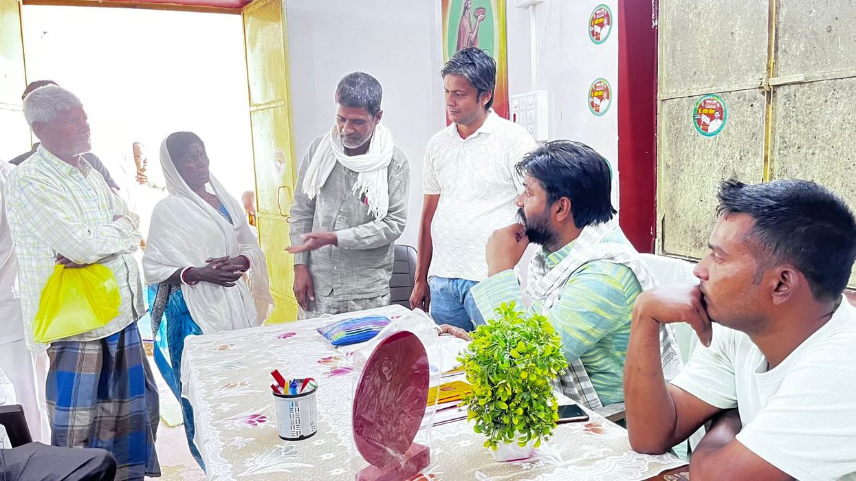 -जनता से संवाद का सिलसिला जारी रखते हुए रविवार को धरहरा मोड़ स्थित शबरी भवन में जनसंवाद कार्यक्रम आय