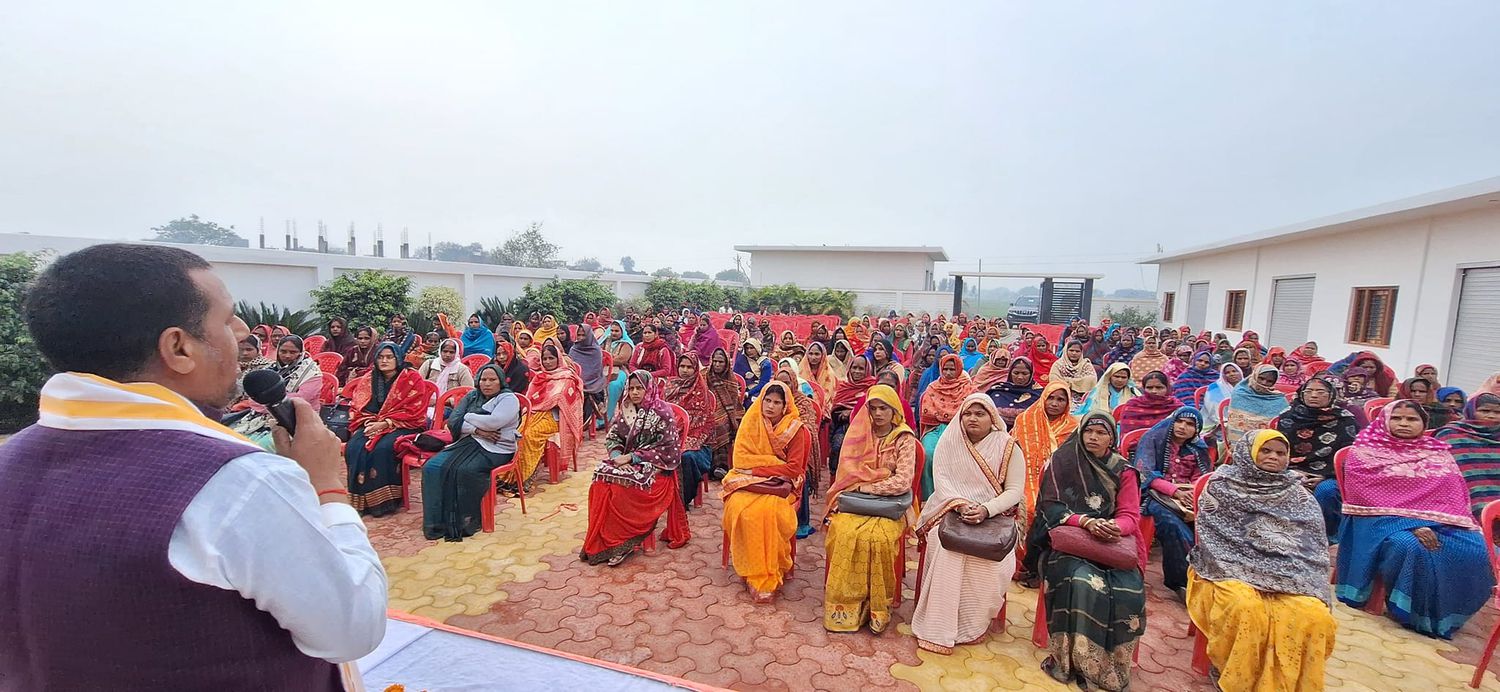 -नारी गौरव है, स्वाभिमान है, नारी शक्ति है, सम्मान है, नारी से ही रचा ये विधान है...!!!   &lt;