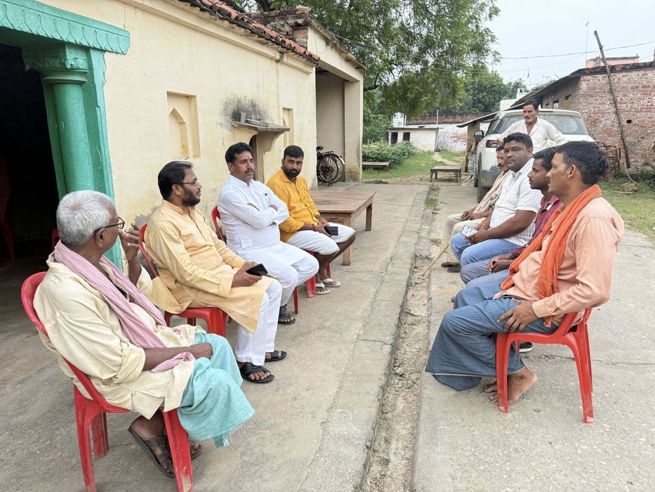 -पूर्व विधानसभा प्रत्याशी सकलडीहा के राजनेता सूर्यमुनि तिवारी जी ने बताया कि आज विधानसभा मुगलसराय (प