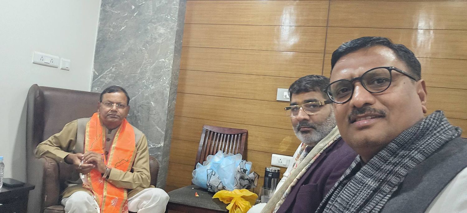 -प्रदेश मंत्री डी.पी. भारती ने लखनऊ स्थित वीवीआईपी गेस्ट हाउस में भाजपा के लोकप्रिय वरिष्ठ नेता, महा