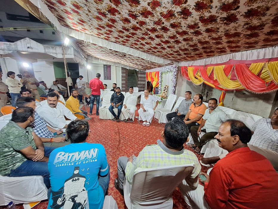 -बीते दिवस चंदौली जिला के मुगलसराय(पीडीडीयू) में पूर्व छात्रसंघ के महामंत्री एवं पीजी कॉलेज के एलबीए
