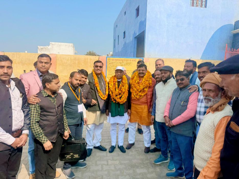 -आज अंबियापुर विकासखंड में क्षेत्र पंचायत की एक महत्वपूर्ण बैठक का आयोजन किया गया, जिसमें क्षेत्र के