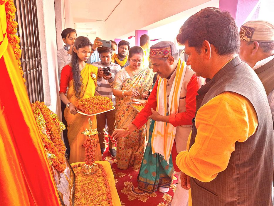 -चंदौली के जनसेवक सूर्यमुनि तिवारी जी ने बताया कि  उत्तर प्रदेश आज विधानसभा पंडित दीनदयाल उपाध्याय न