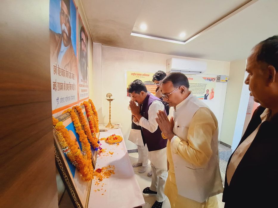 -पूर्व विधानसभा प्रत्याशी भारतीय जनता पार्टी विधानसभा सकलडीहा चंदौली के नेता सूर्यमुनि तिवारी जी ने 