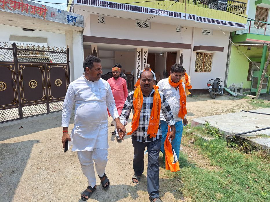 -“जय भाजपा , तय भाजपा “   सकलडीहा विधानसभा से पूर्व भाजपा प्रत्याशी एवं जननेता सूर्यमुनि