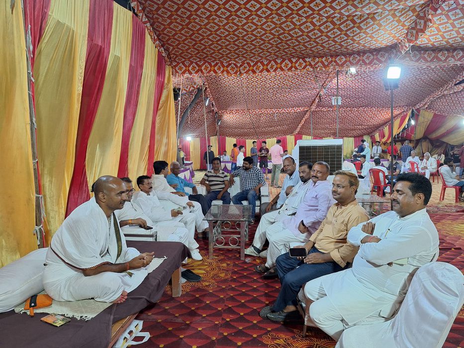 -विगत दिवस चंदौली सकलडीहा विधानसभा के ग्राम पपौरा में  जिला पंचायत सदस्य गोपाल सिंह के यहां उनकी मात