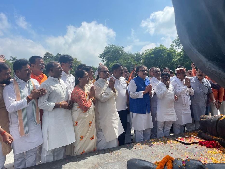 -अंत्योदय के प्रणेता को नमन!   पूर्व विधानसभा प्रत्याशी भारतीय जनता पार्टी  के सूर्यमुनि तिवारी जी न