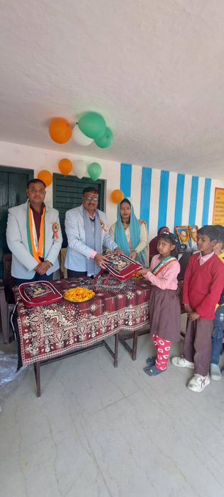 -आज गणतंत्र दिवस के पावन अवसर पर ग्राम पंचायत फकीराबाद (बिल्सी), जनपद बदायूँ स्थित प्राथमिक विद्यालय