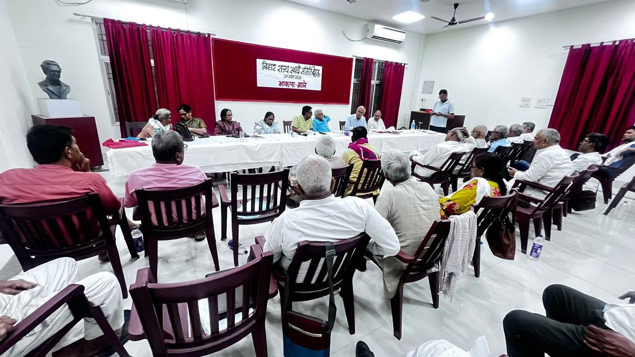 -पार्टी की राज्य स्थायी समिति की बैठक में डॉ. संदीप सौरभ ने भाग लेते हुए विभिन्न समसामयिक राजनीतिक औ