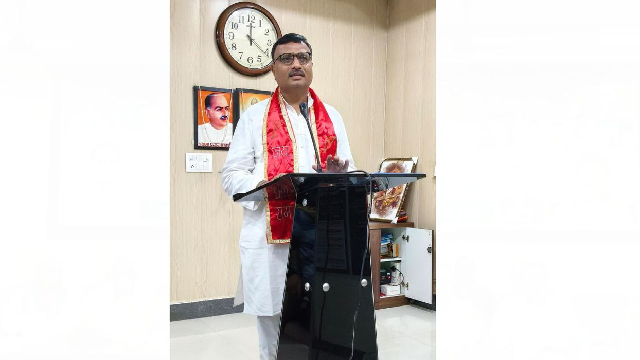 -प्रदेश मंत्री डी.पी जी ने बताया कि हाथरस भाजपा जिला कार्यालय पर जिलाध्यक्ष श्री शरद माहेश्वरी जी की