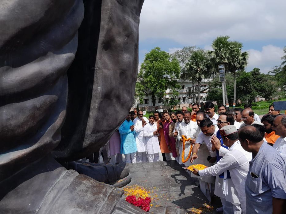 -अंत्योदय के प्रणेता को नमन!   पूर्व विधानसभा प्रत्याशी भारतीय जनता पार्टी  के सूर्यमुनि तिवारी जी न