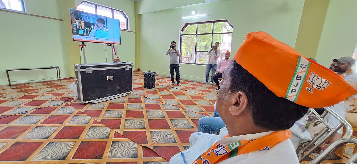-बीते दिवस रविवार को चंदौली के पंडित दीनदयाल उपाध्याय नगर स्थित पोद्दार भवन में भाजपा कार्यकर्ताओं क