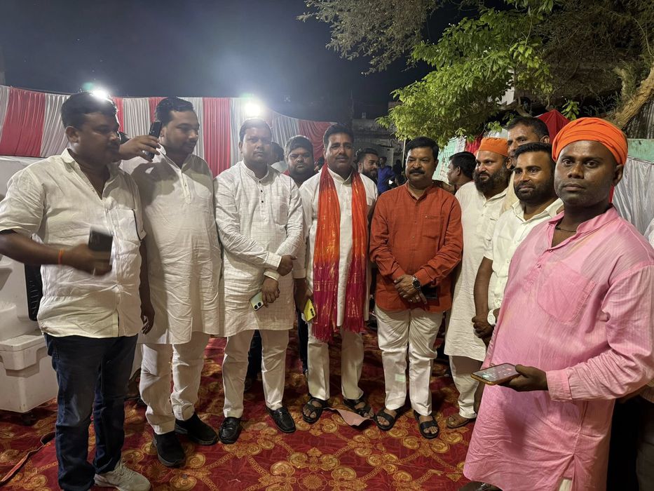 -पूर्व विधानसभा प्रत्याशी सकलडीहा के राजनेता सूर्यमुनि तिवारी जी ने बताया कि आज जनपद चंदौली की पं. द