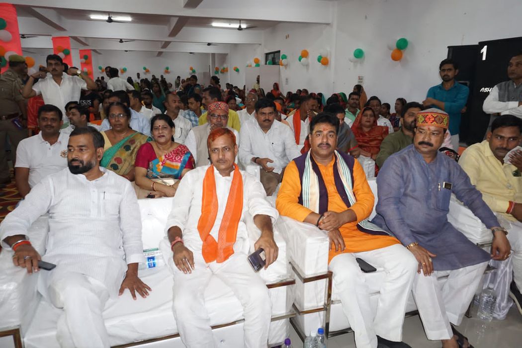 -आज जनपद चंदौली के नियमताबाद में देश के वीर शहीदों को समर्पित कार्यक्रम मेरी माटी मेरा देश अभियान के