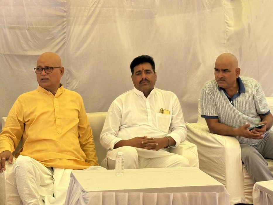-पूर्व विधानसभा प्रत्याशी सकलडीहा के राजनेता सूर्यमुनि तिवारी जी ने बताया कि आज लोकसभा चंदौली के अंत