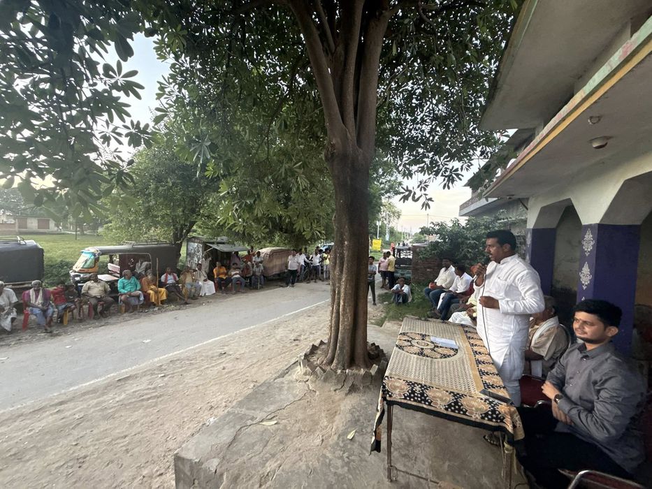 -“सेवा ही संकल्प, सेवा ही समर्पण  जहाँ ज़रूरत होगी, वहाँ होंगे हम..“  <