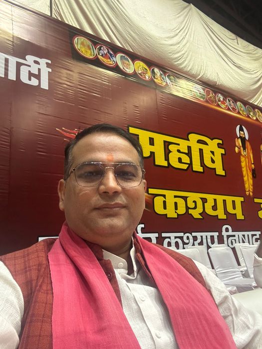 -सेक्टर-21 नोएडा में आयोजित महर्षि कश्यप जयंती कार्यक्रम में सामाजिक कार्यकर्ता संजय सिंह राजपूत की