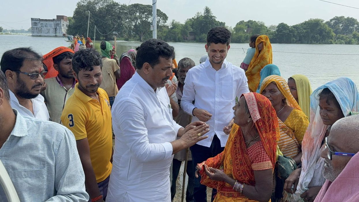 -पूर्व विधानसभा प्रत्याशी सकलडीहा के राजनेता सूर्यमुनि तिवारी जी ने बताया कि  आज विधानसभा मुगलसराय क