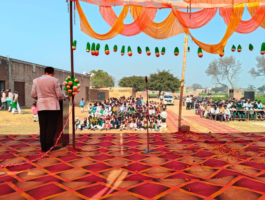 -आज गणतंत्र दिवस के पावन अवसर पर रामप्यारी मेमोरियल कृषक पब्लिक स्कूल, बैंरमई खुर्द (बिल्सी), जनपद ब