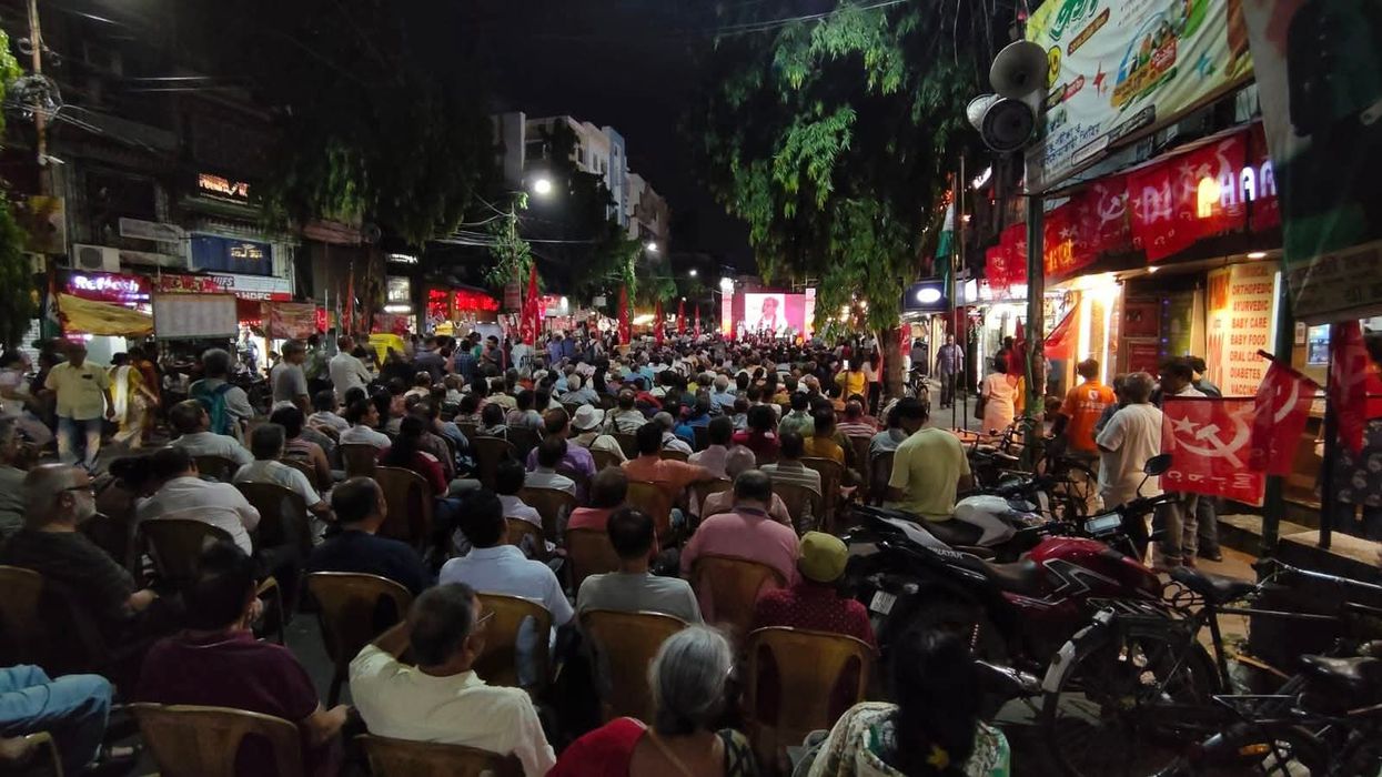 -पश्चिम बंगाल विधानसभा चुनाव के लिए जारी प्रचार अभियान के दौरान संदीप सौरभ ने कोलकाता के जादवपुर में