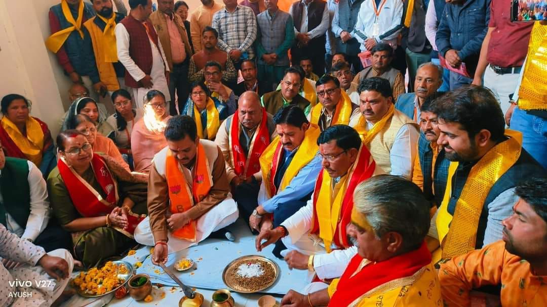 -प्रदेश मंत्री डी.पी भारती जी ने बताया कि हाथरस भाजपा जिला कार्यालय पर आयोजित "लाभार्थी सम्पर्क अभिय