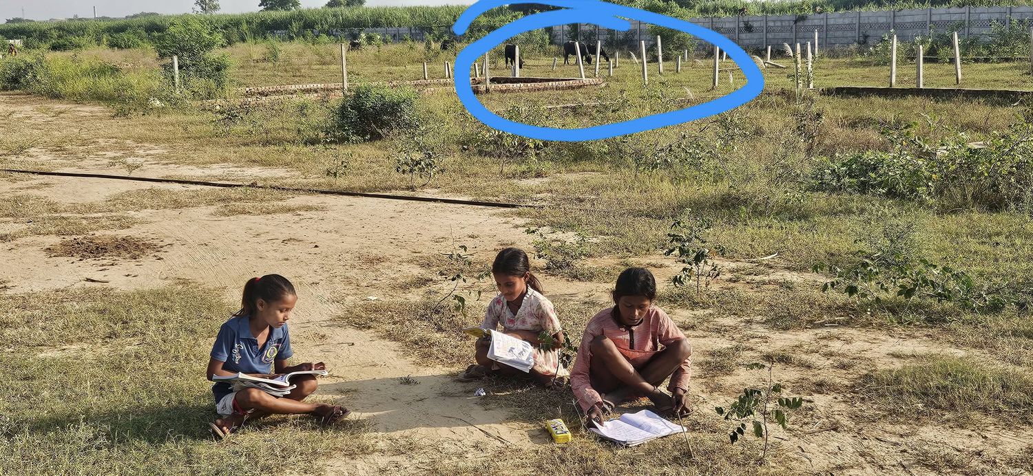 -प्रदेश मंत्री डी.पी भारती जी ने बताया कि शिक्षा के प्रति लगाव इन बेटियों के पढ़ने का यह अद्भुत दृश्य