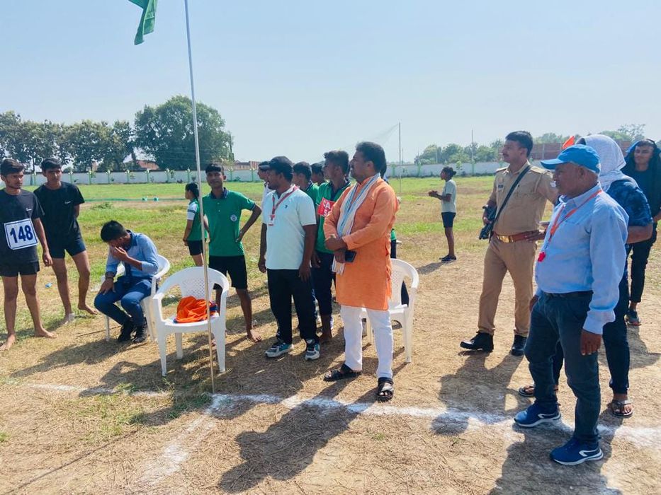 -पूर्व विधानसभा प्रत्याशी भारतीय जनता पार्टी के नेता सूर्यमुनि तिवारी जी ने बताया कि वे यूनिवर्सल पब