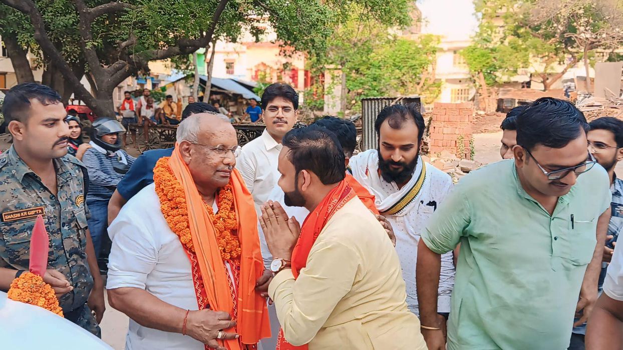 -बिहार राज्य के सकरा प्रखंड के स्थानीय भाजपा कार्यालय में वैश्य समाज के कार्यकर्ताओं की विशेष बैठक क