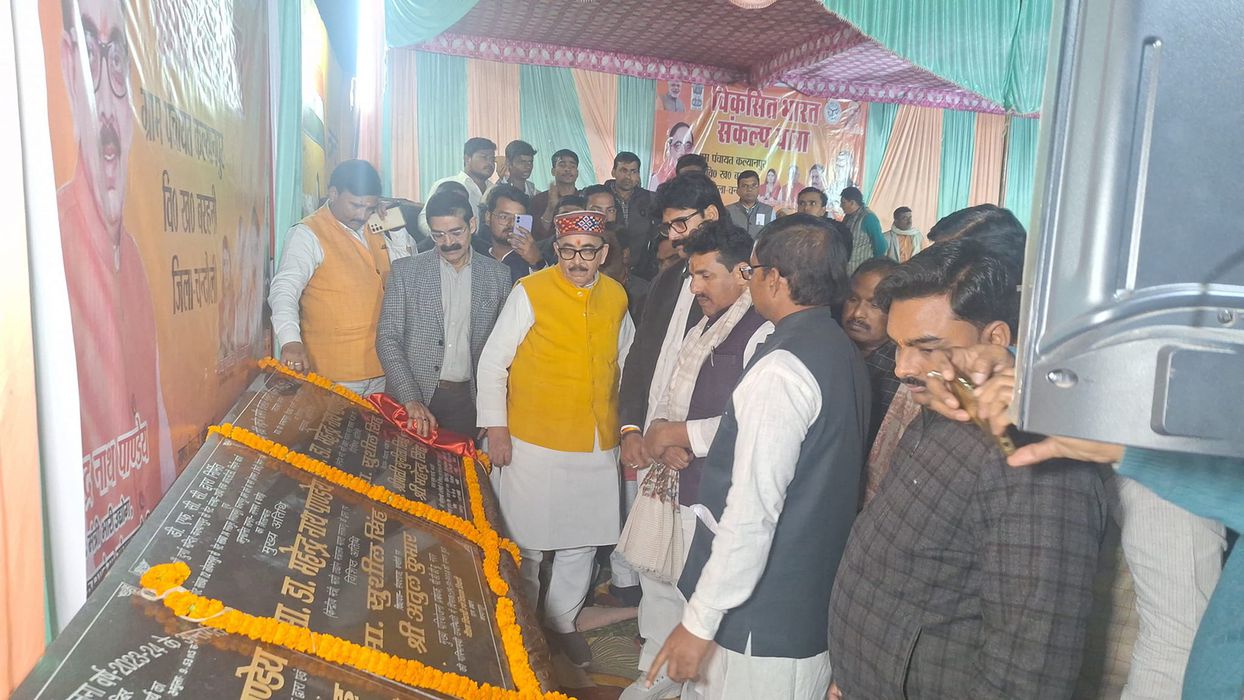 -  पूर्व विधानसभा प्रत्याशी भारतीय जनता पार्टी विधानसभा सकलडीहा चंदौली के नेता सूर्यमुनि तिवारी जी न