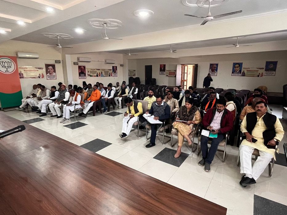 -पूर्व विधानसभा प्रत्याशी भारतीय जनता पार्टी विधानसभा सकलडीहा चंदौली के नेता सूर्यमुनि तिवारी जी ने 