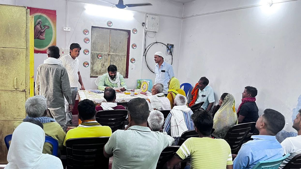 -जनता से संवाद का सिलसिला जारी रखते हुए रविवार को धरहरा मोड़ स्थित शबरी भवन में जनसंवाद कार्यक्रम आय