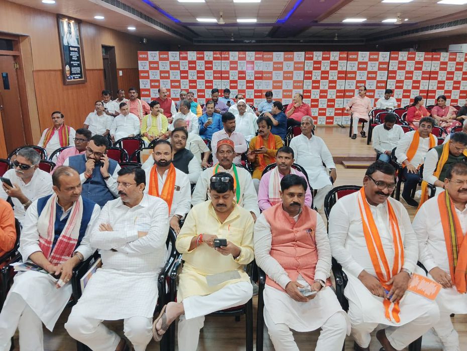 -बिहार प्रदेश के भाजपा महादलित प्रकोष्ठ के सह संयोजक सचिन राम जी ने बताया कि भाजपा प्रदेश कार्यालय स