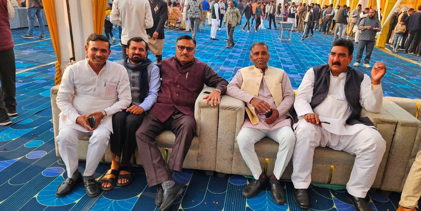 -प्रदेश मंत्री डी.पी भारती जी ने बताया कि बदायूँ, पूनम लाँन में आज का दिन अत्यंत हर्षोल्लास और सांस्