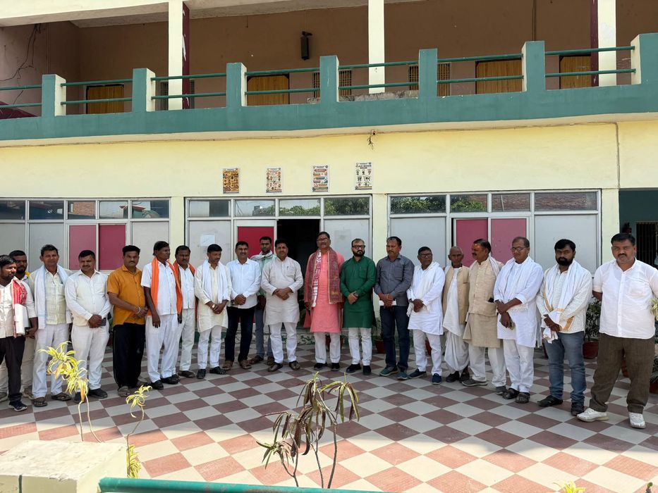 -जनपद चंदौली में भगवान परशुराम जयंती के अवसर पर आयोजित विभिन्न कार्यक्रमों में सूर्य मुनि तिवारी शाम