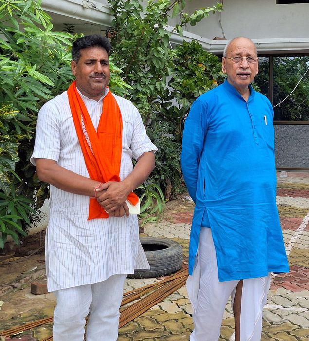 -चंदौली सकलडीहा विधानसभा के विधायक प्रत्याशी एवं भाजपा पार्टी के सदस्य सुर्यमुनि तिवारी जी ने बताया 