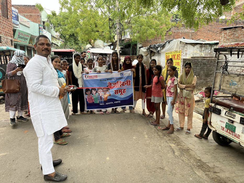 -भाजपा सरकार महिलाओं एवं बालिकाओं की शिक्षा को लेकर राज्यों में जगह जगह अभियान चलाकर उनके लिए विद्या