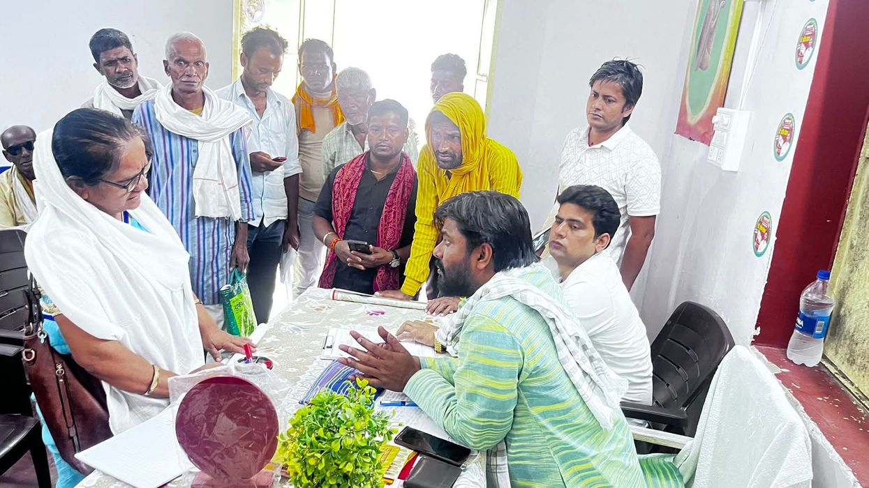 -जनता से संवाद का सिलसिला जारी रखते हुए रविवार को धरहरा मोड़ स्थित शबरी भवन में जनसंवाद कार्यक्रम आय