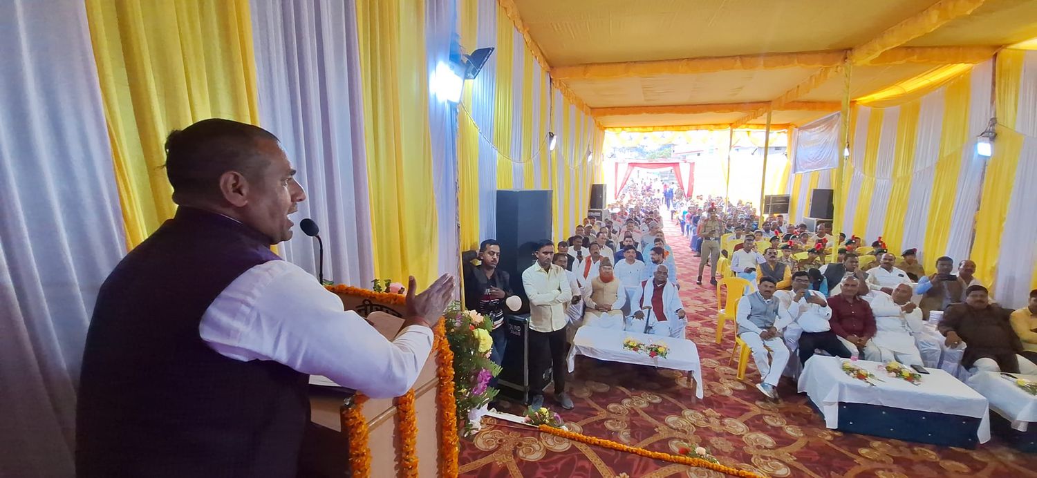 -विकास की पटरी पर भारत की विजयगाथा...   चंदौली के जनसेवक सूर्यमुनि तिवारी जी ने बताया कि माननीय प्रध