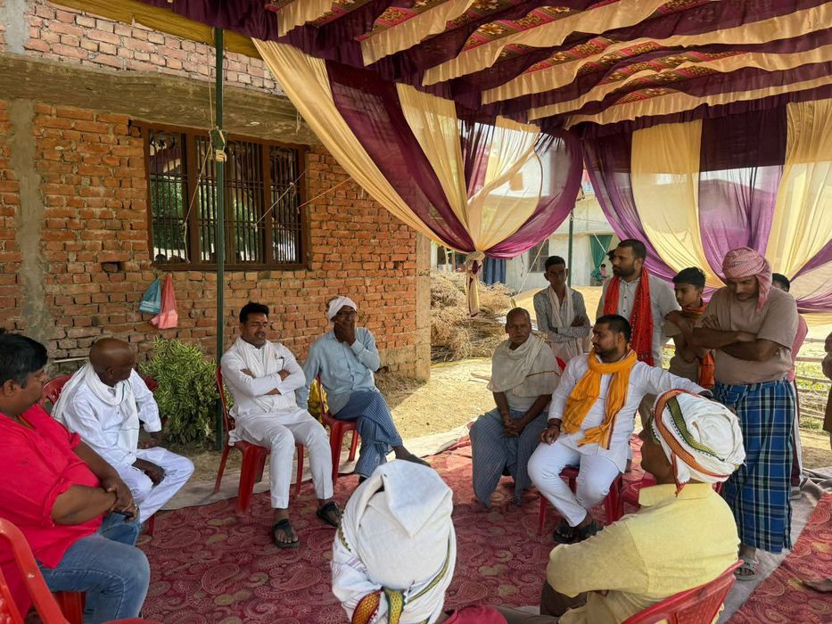 -विधानसभा सकलडीहा क्षेत्र में आज सूर्य मुनि तिवारी ने विभिन्न ग्राम सभाओं और कस्बों में जाकर शोकाकुल