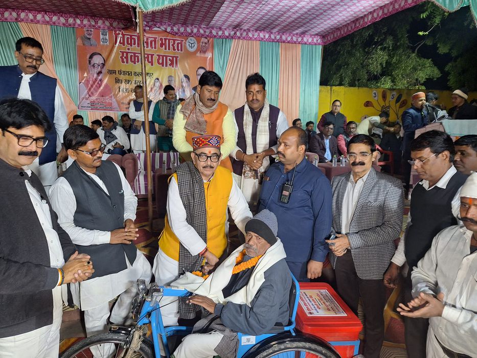 -  पूर्व विधानसभा प्रत्याशी भारतीय जनता पार्टी विधानसभा सकलडीहा चंदौली के नेता सूर्यमुनि तिवारी जी न
