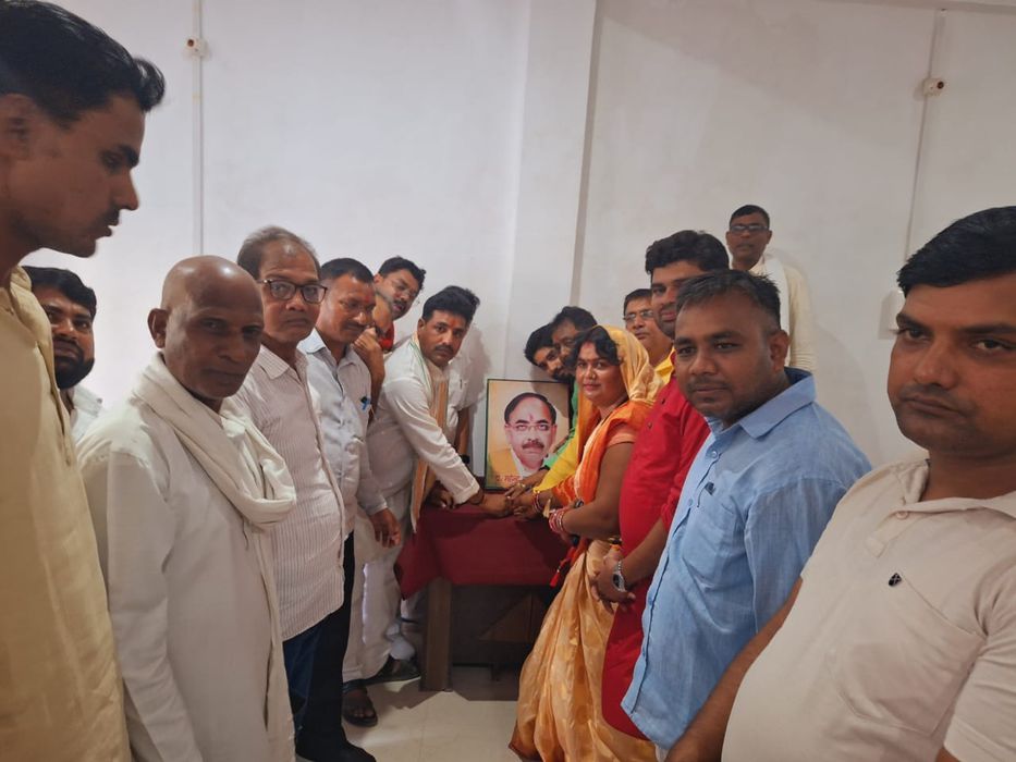 -पूर्व विधानसभा प्रत्याशी भारतीय जनता पार्टी के नेता सूर्यमुनि तिवारी आज विधानसभा सकलडीहा के दिनदासप