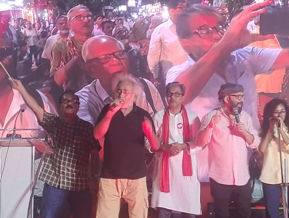 -पश्चिम बंगाल विधानसभा चुनाव के लिए जारी प्रचार अभियान के दौरान संदीप सौरभ ने कोलकाता के जादवपुर में