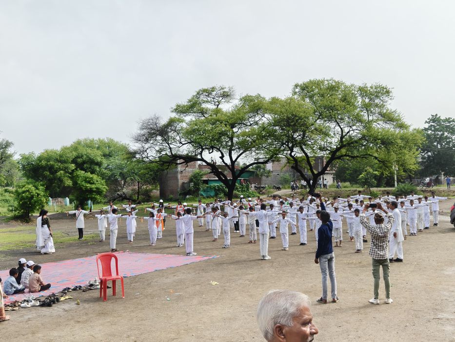 -किसान नेता श्यामलाल जोकचन्द्र जी ने बताया कि आज हमारे गाँव काचरिया चंद्रावत में गाँधी चौराहा, सुभाष