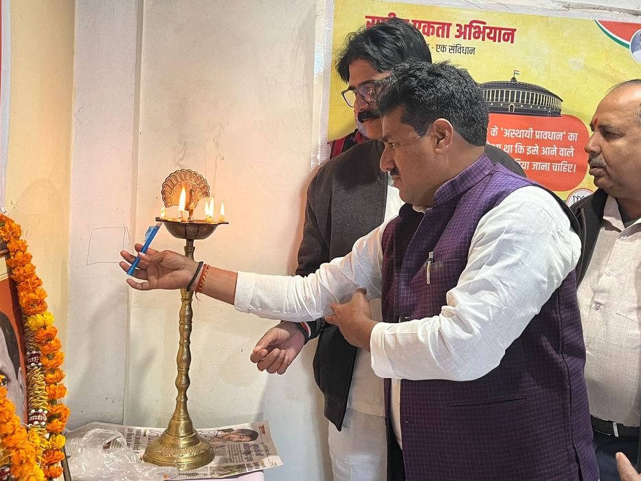 -पूर्व विधानसभा प्रत्याशी भारतीय जनता पार्टी विधानसभा सकलडीहा चंदौली के नेता सूर्यमुनि तिवारी जी ने 