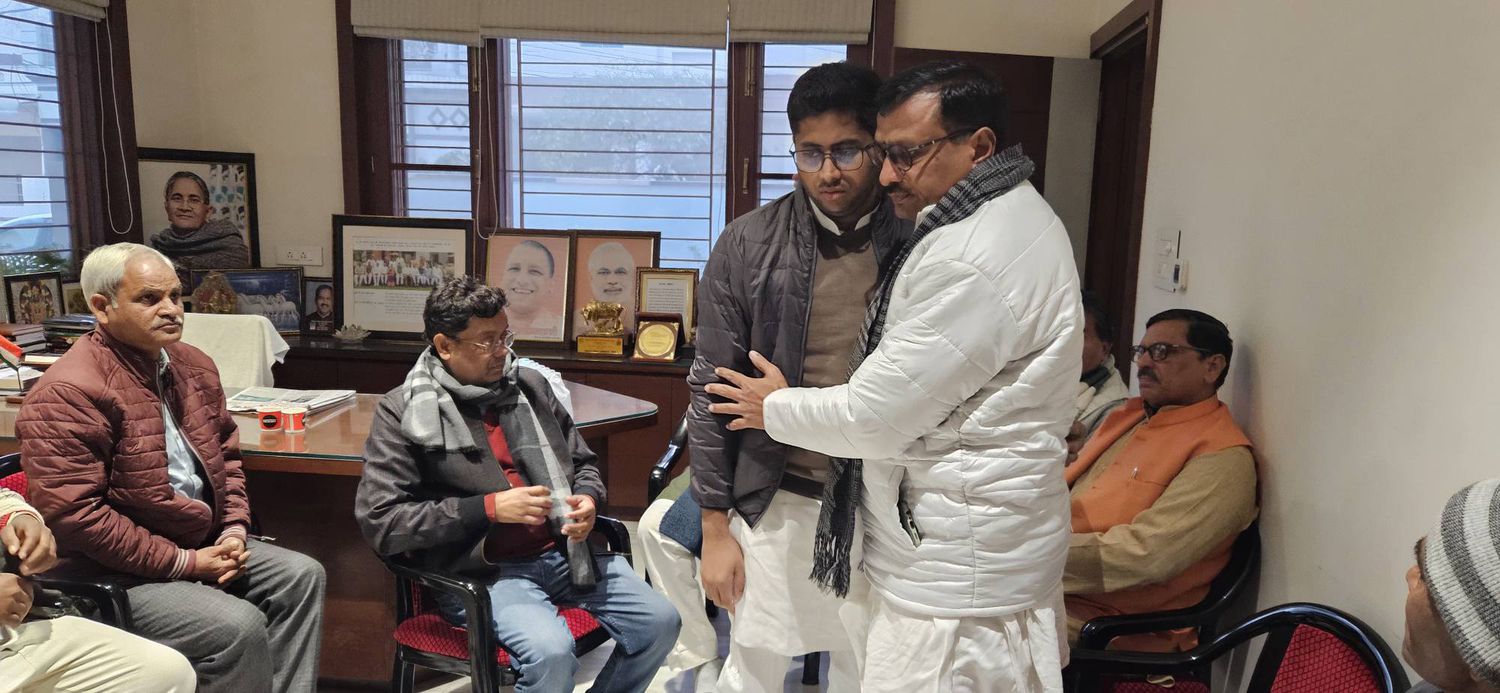 -फरीदपुर (बरेली) के अत्यंत लोकप्रिय एवं जनसेवक के रूप में पहचाने जाने वाले माननीय विधायक प्रो. श्याम