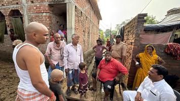 सूर्यमुनी तिवारी- पं. दीनदयाल उपाध्याय नगर क्षेत्र के भिन्न-भिन्न गाँव में जाकर शोक ग्रसित परिवार से मिलकर प्रकट किया शोक