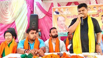 सचिन राम-  भाजपा सकरा पूर्वी मंडल के प्रथम कार्यसमिति की बैठक मंडल अध्यक्ष सतीष पासवान जी दरवाजे पर हुआ आयोजन