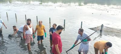 एडवोकेट अनुराग पाण्डेय- विश्व नदी दिवस के अवसर पर समाज के प्रबुद्ध जनों को गंगा जी का चित्र एवं अंग वस्त्र देकर किया गया सम्मानित