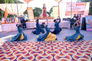 सूर्य नारायण जी की प्रथम किरण को हजारों लोगों द्वारा कुड़िया घाट पर मां गोमती में अर्घ्य देकर हिन्दू नववर्ष का किया स्वागत