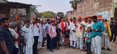 चन्दौली के सकलडीहा में भिन्न-भिन्न गाँव में लोगों से किया जनसंपर्क, अधिक मतदान के लिए किया प्रेरित
